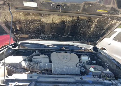 2022 Toyota Tacoma Trd Off Road z USA, uszkodzony, nr VIN 3TMCZ5AN6NM462965